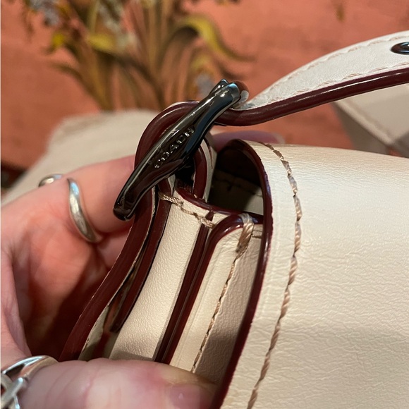 Coach Saddle Genuine Glove tanned Leather Crossbody Bag - Picture 13 of 13